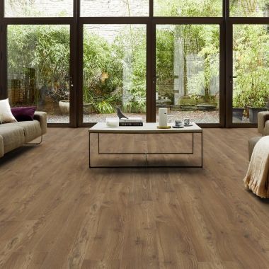 Dark Copper Oak Natural Πάτωμα Laminate Tarkett της σειράς Woodstock 832 AC4 32 8mm 4V